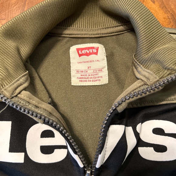 Levi’s zip up - Picture 3 of 3